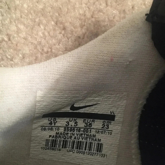 Nike cleats size 4 - Picture 4 of 4